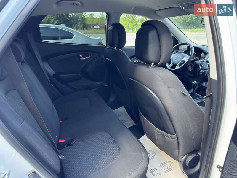 Позашляховик / Кросовер Hyundai ix35 2010 в Сумах