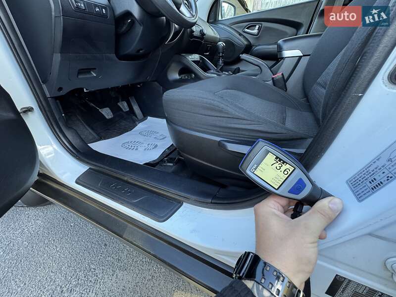 Позашляховик / Кросовер Hyundai ix35 2010 в Сумах