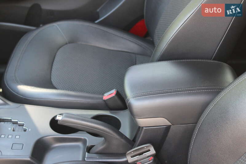 Позашляховик / Кросовер Hyundai ix35 2010 в Дніпрі фото 22 Позашляховик / Кросовер Hyundai ix35 2010 в Дніпрі