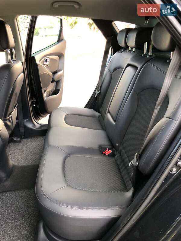 Позашляховик / Кросовер Hyundai ix35 2010 в Рівному