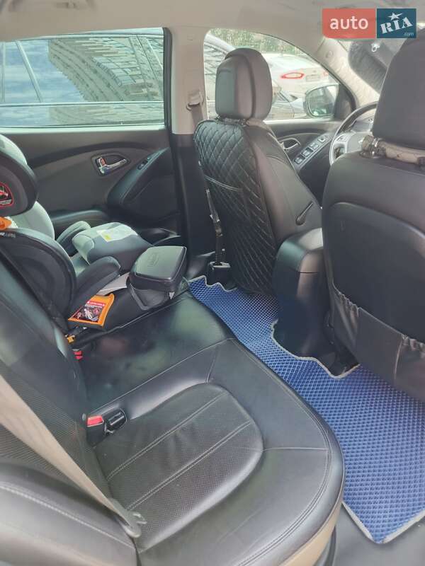 Внедорожник / Кроссовер Hyundai ix35 2010 в Виннице