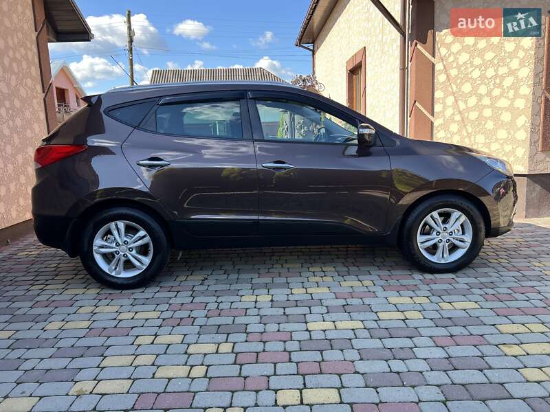 Внедорожник / Кроссовер Hyundai ix35 2010 в Ивано-Франковске