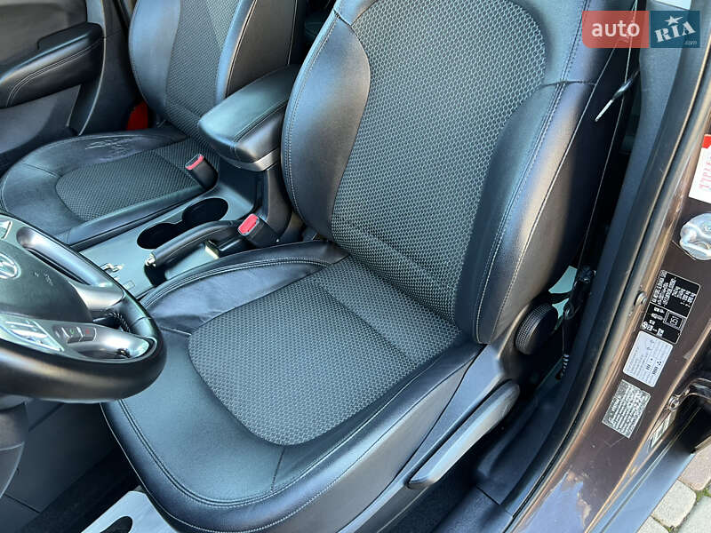 Внедорожник / Кроссовер Hyundai ix35 2010 в Ивано-Франковске