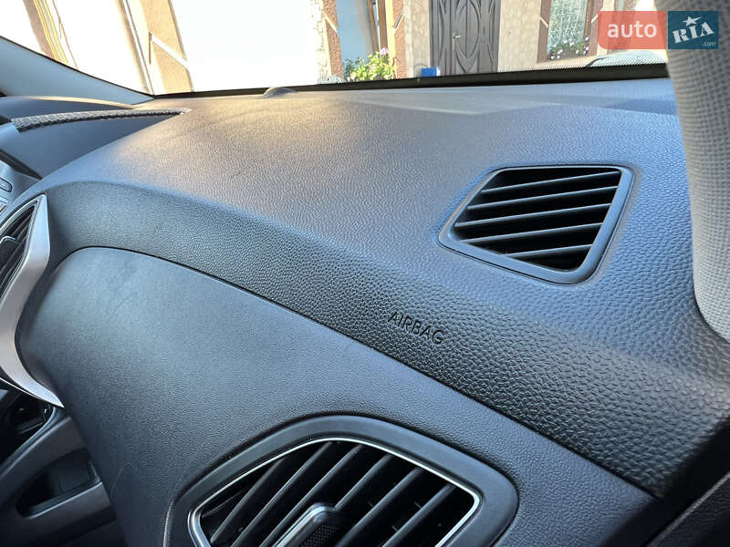 Внедорожник / Кроссовер Hyundai ix35 2010 в Ивано-Франковске