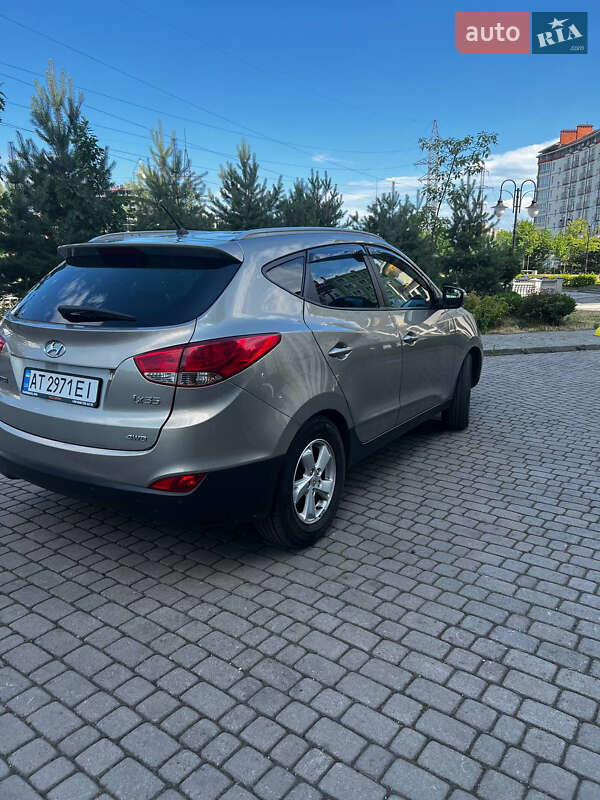 Внедорожник / Кроссовер Hyundai ix35 2010 в Ивано-Франковске