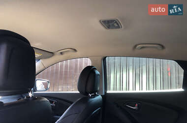 Позашляховик / Кросовер Hyundai ix35 2014 в 