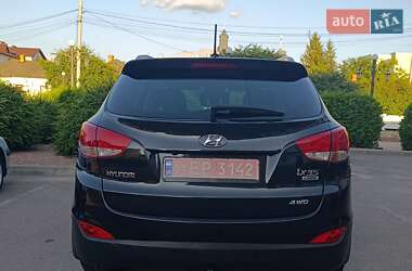 Внедорожник / Кроссовер Hyundai ix35 2010 в 