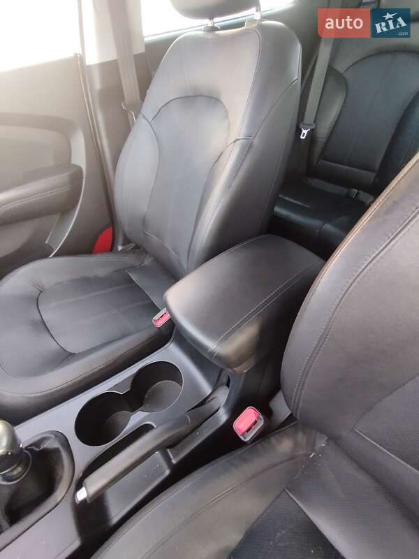 Внедорожник / Кроссовер Hyundai ix35 2012 в Луцке