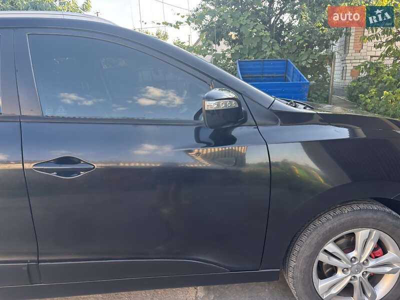 Внедорожник / Кроссовер Hyundai ix35 2011 в Старой Синяве