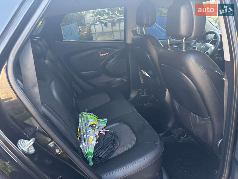 Внедорожник / Кроссовер Hyundai ix35 2011 в Старой Синяве