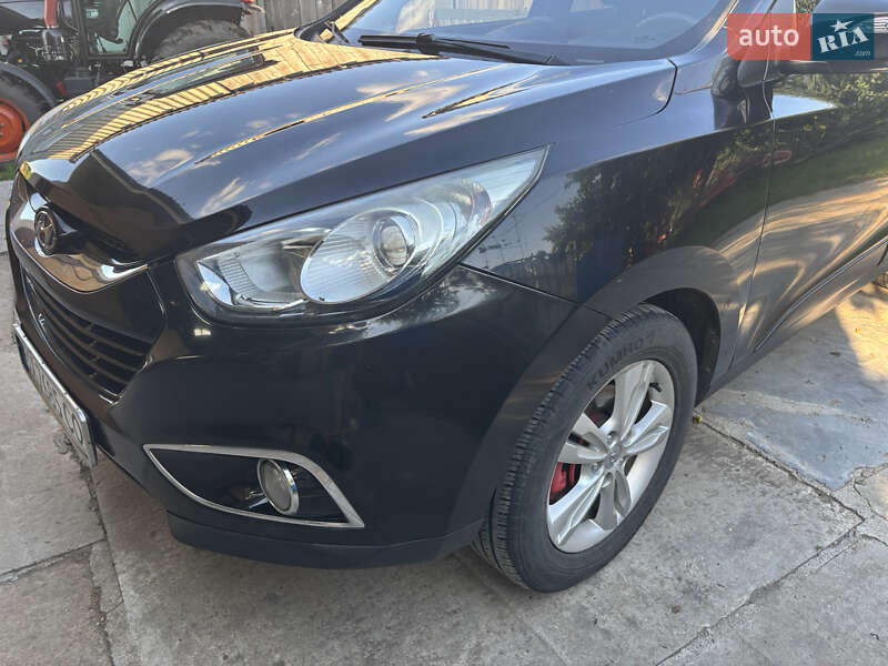 Внедорожник / Кроссовер Hyundai ix35 2011 в Старой Синяве