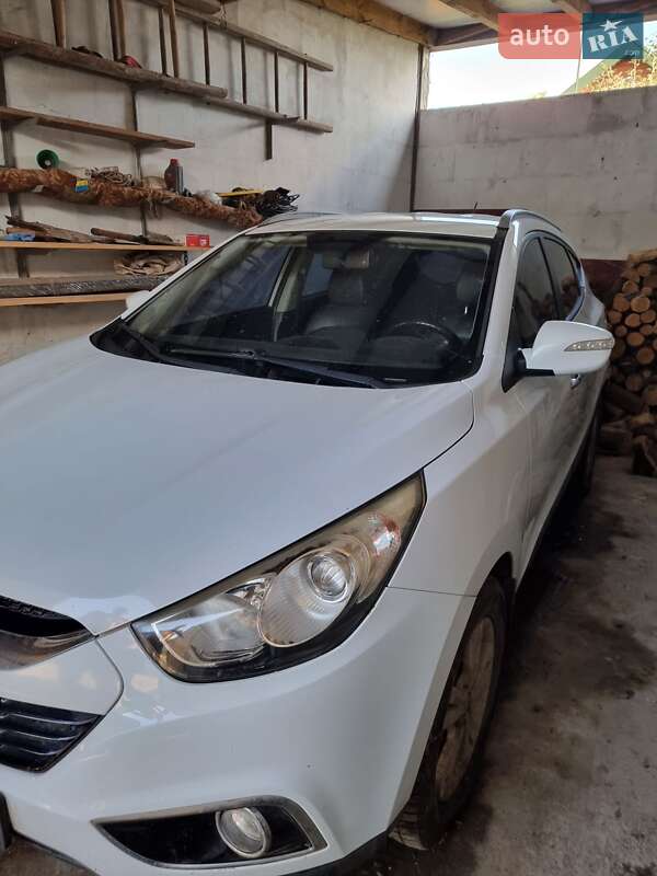 Позашляховик / Кросовер Hyundai ix35 2010 в Сумах