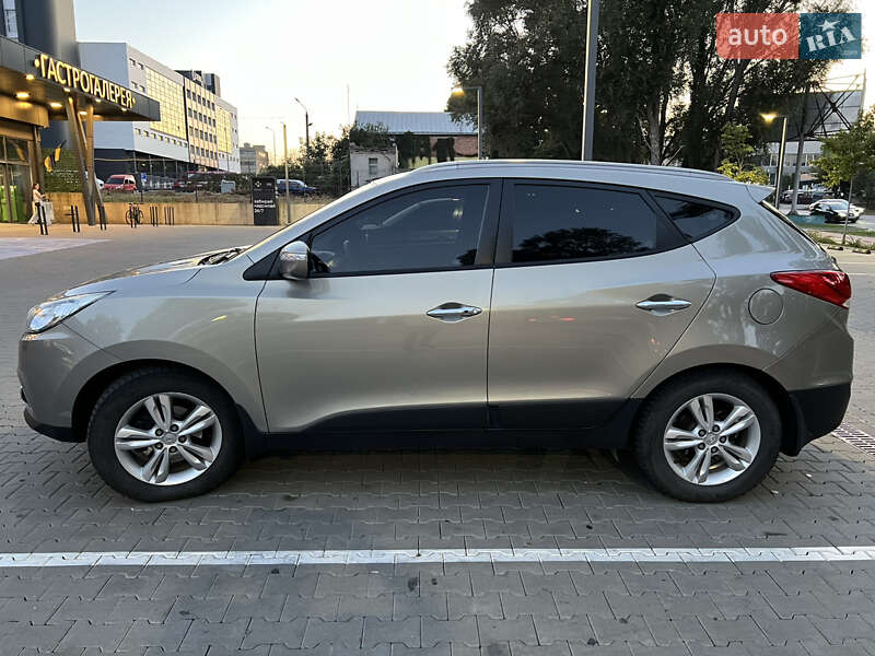 Позашляховик / Кросовер Hyundai ix35 2010 в Чорткові