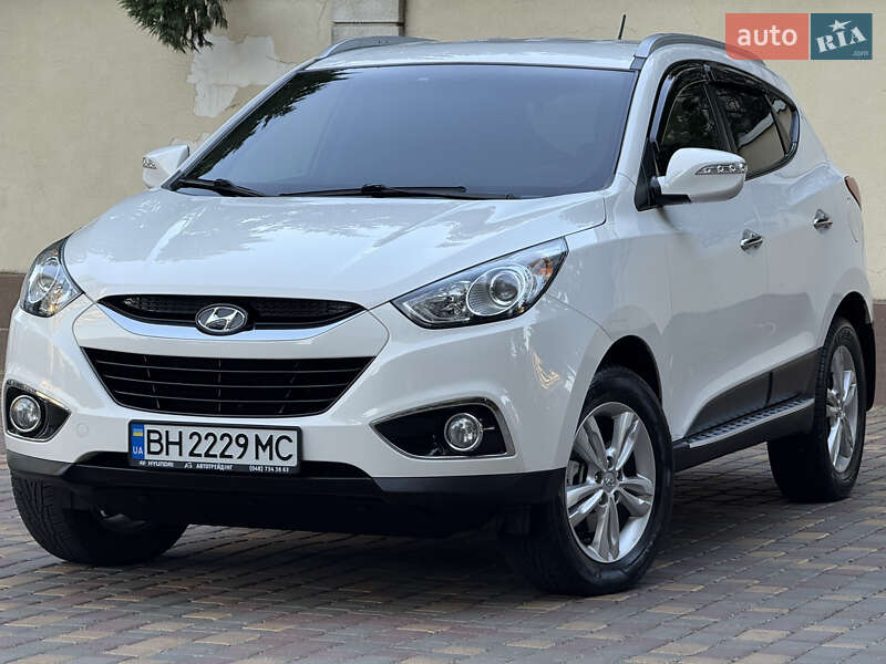 Позашляховик / Кросовер Hyundai ix35 2013 в 