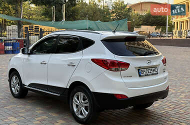 Позашляховик / Кросовер Hyundai ix35 2013 в 