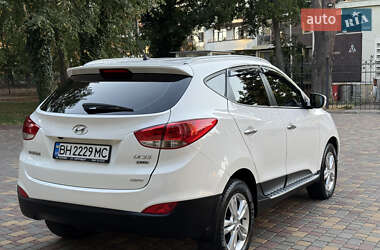 Позашляховик / Кросовер Hyundai ix35 2013 в 