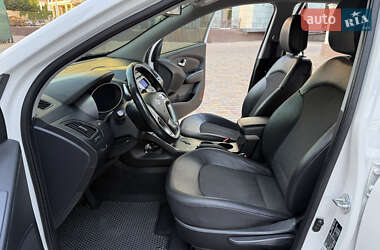 Позашляховик / Кросовер Hyundai ix35 2013 в 