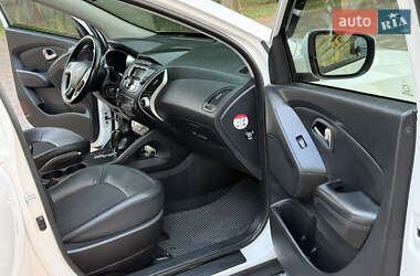 Позашляховик / Кросовер Hyundai ix35 2013 в 