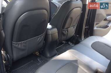 Позашляховик / Кросовер Hyundai ix35 2012 в  фото 6 Позашляховик / Кросовер Hyundai ix35 2012 в