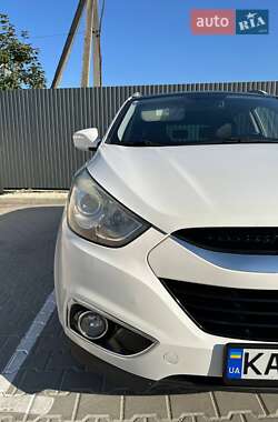 Внедорожник / Кроссовер Hyundai ix35 2011 в 
