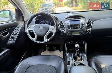 Позашляховик / Кросовер Hyundai ix35 2011 в 