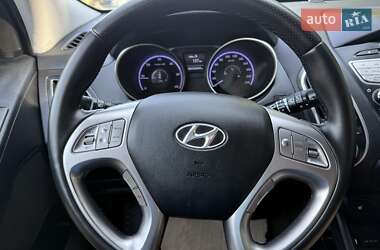 Позашляховик / Кросовер Hyundai ix35 2011 в 
