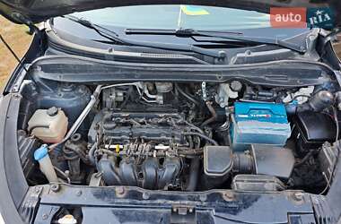 Внедорожник / Кроссовер Hyundai ix35 2010 в 