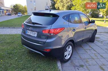 Позашляховик / Кросовер Hyundai ix35 2012 в 