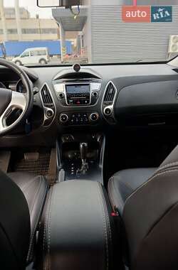 Внедорожник / Кроссовер Hyundai ix35 2012 в 
