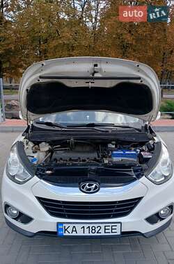 Внедорожник / Кроссовер Hyundai ix35 2012 в 