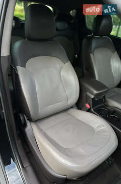 Внедорожник / Кроссовер Hyundai ix35 2012 в 