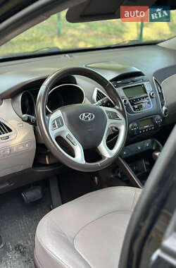 Внедорожник / Кроссовер Hyundai ix35 2012 в 