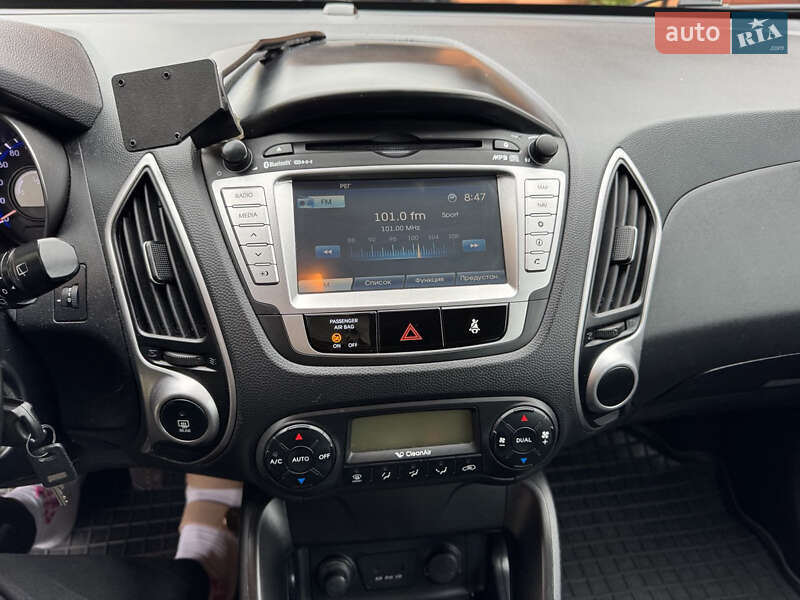 Внедорожник / Кроссовер Hyundai ix35 2011 в Чернигове