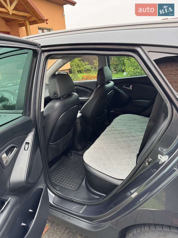Внедорожник / Кроссовер Hyundai ix35 2011 в Чернигове