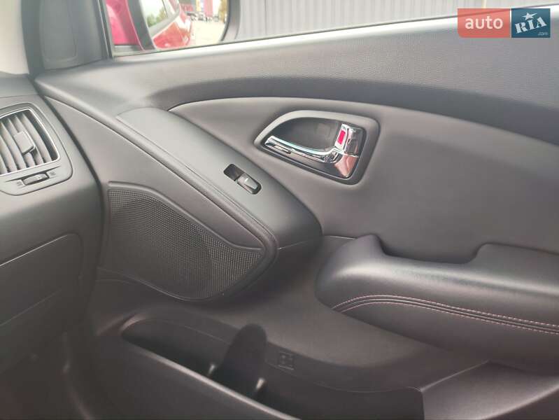 Внедорожник / Кроссовер Hyundai ix35 2010 в Киеве фото 13 Внедорожник / Кроссовер Hyundai ix35 2010 в Киеве