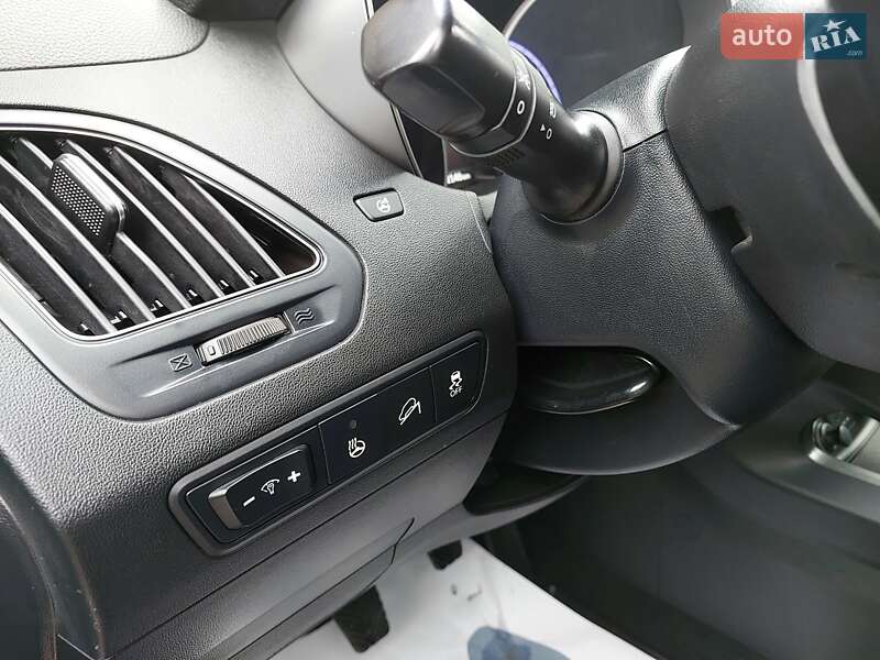 Позашляховик / Кросовер Hyundai ix35 2015 в Рівному
