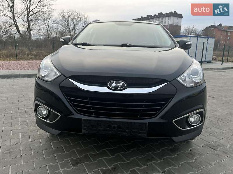 Внедорожник / Кроссовер Hyundai ix35 2011 в 