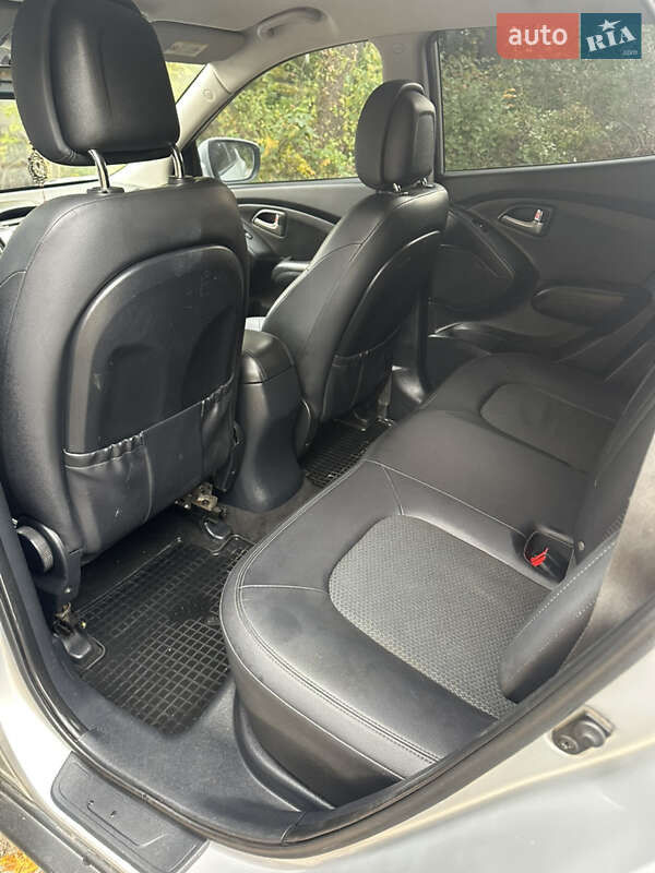 Внедорожник / Кроссовер Hyundai ix35 2010 в Сторожинце фото 6 Внедорожник / Кроссовер Hyundai ix35 2010 в Сторожинце