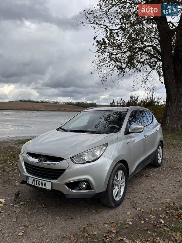 Внедорожник / Кроссовер Hyundai ix35 2010 в Черновцах