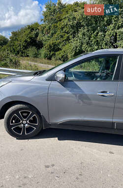 Внедорожник / Кроссовер Hyundai ix35 2012 в 