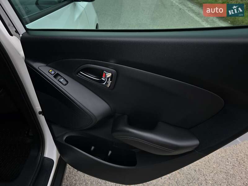 Внедорожник / Кроссовер Hyundai ix35 2012 в Калуше