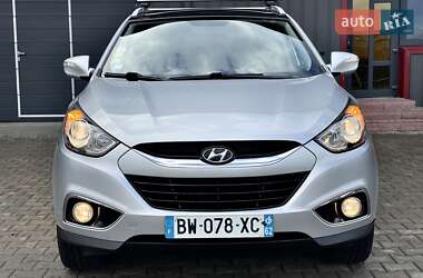 Внедорожник / Кроссовер Hyundai ix35 2012 в 