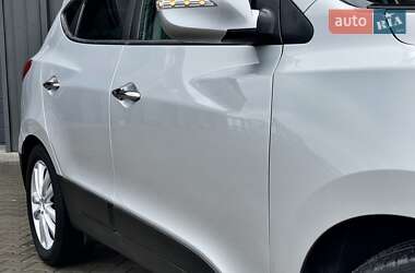 Внедорожник / Кроссовер Hyundai ix35 2012 в 