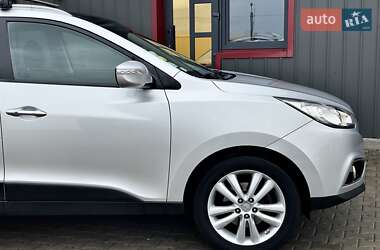 Внедорожник / Кроссовер Hyundai ix35 2012 в 