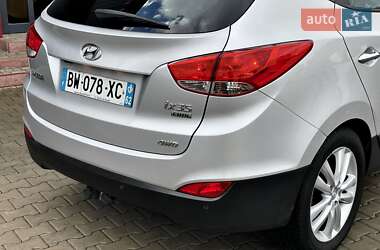 Внедорожник / Кроссовер Hyundai ix35 2012 в 