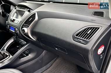 Внедорожник / Кроссовер Hyundai ix35 2012 в 