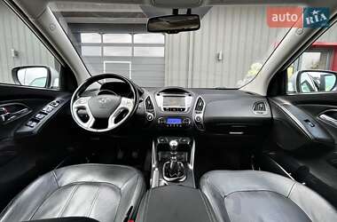 Внедорожник / Кроссовер Hyundai ix35 2012 в 