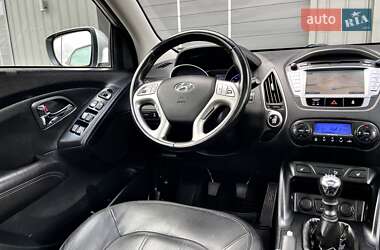 Внедорожник / Кроссовер Hyundai ix35 2012 в 