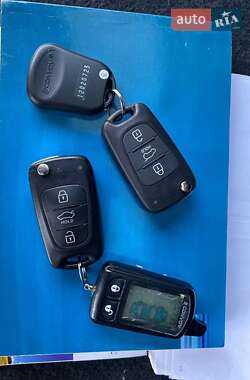 Внедорожник / Кроссовер Hyundai ix35 2012 в 