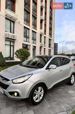 Внедорожник / Кроссовер Hyundai ix35 2010 в 